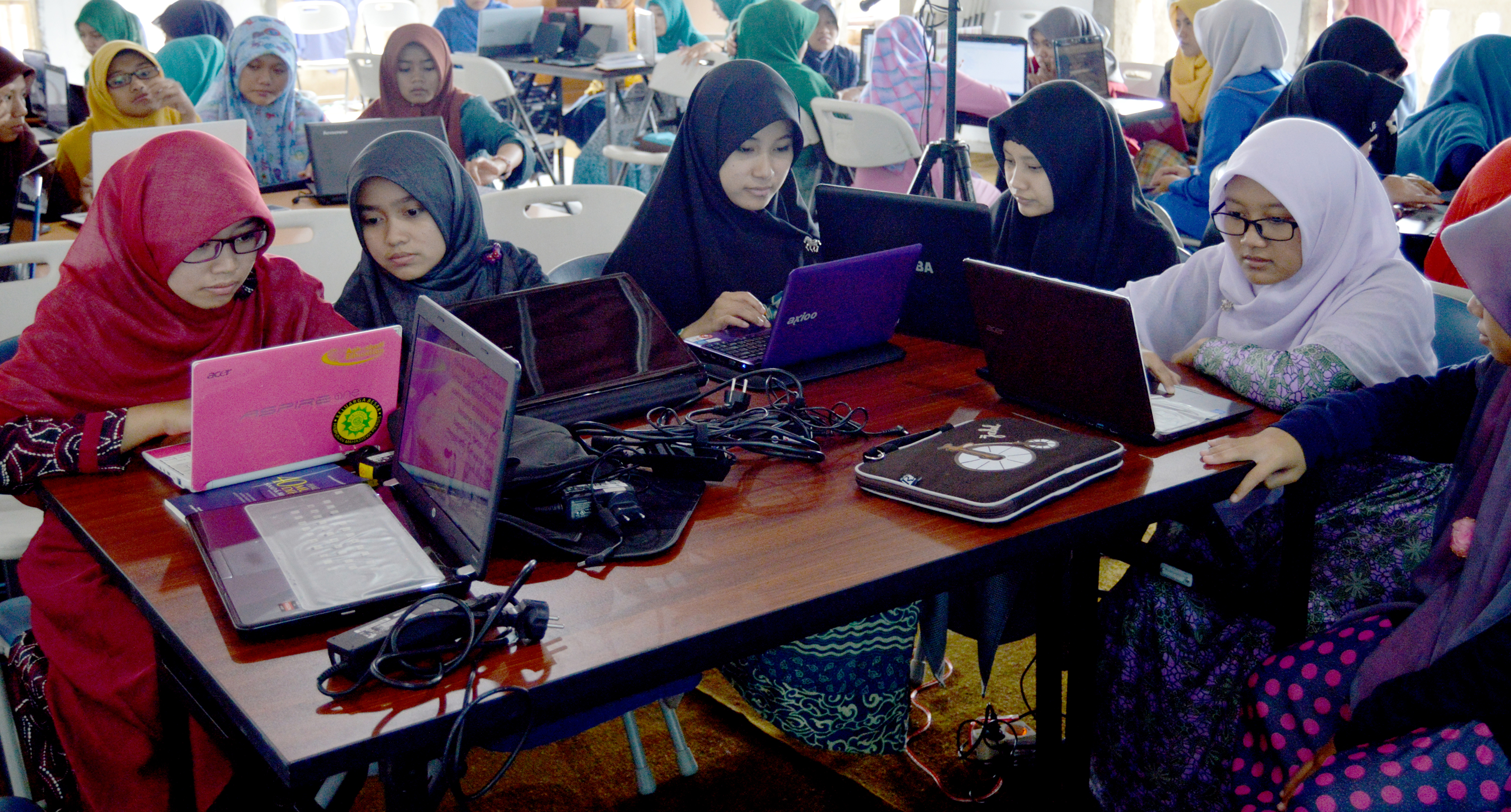 36 Mahasiswi UIN Sunan Gunung Djati Bandung Menerima Pembekalan Hadis Berbasis IT dari PKH