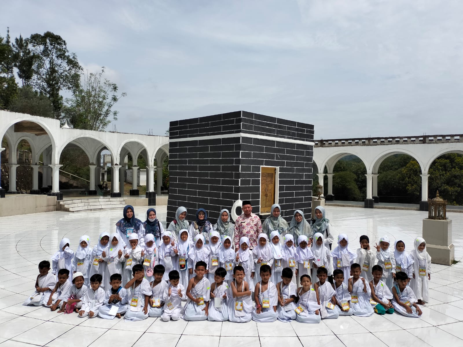 96 Peserta dari Empat TK dan Paud Laksanakan Kegiatan Manasik Haji di Pesantren PKH