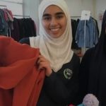 Siswa Muslim di Windsor Kanada Sumbangkan 100 Mantel Gratis