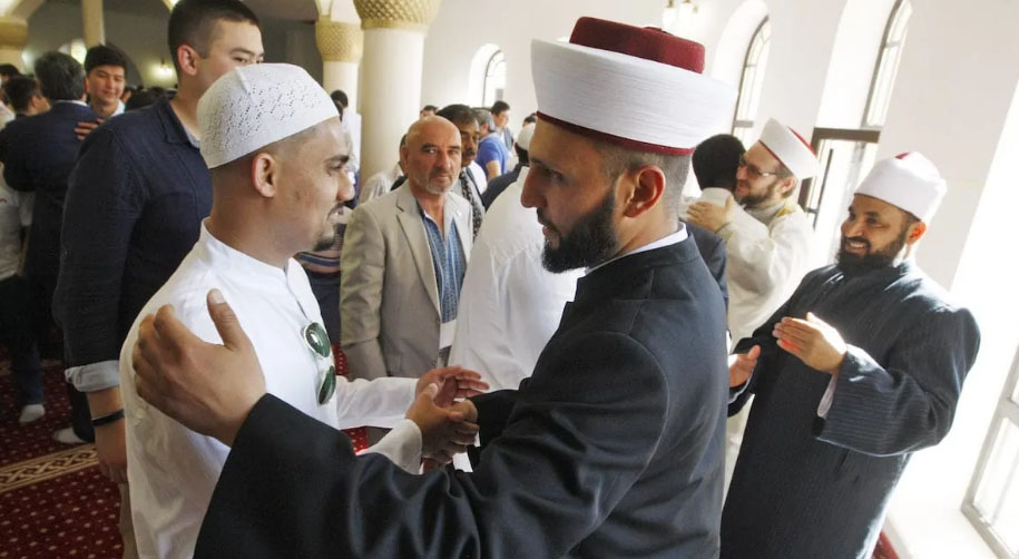 Populasi Muslim Naik 44% di Inggris dan Wales, Kristen Bukan Lagi Mayoritas